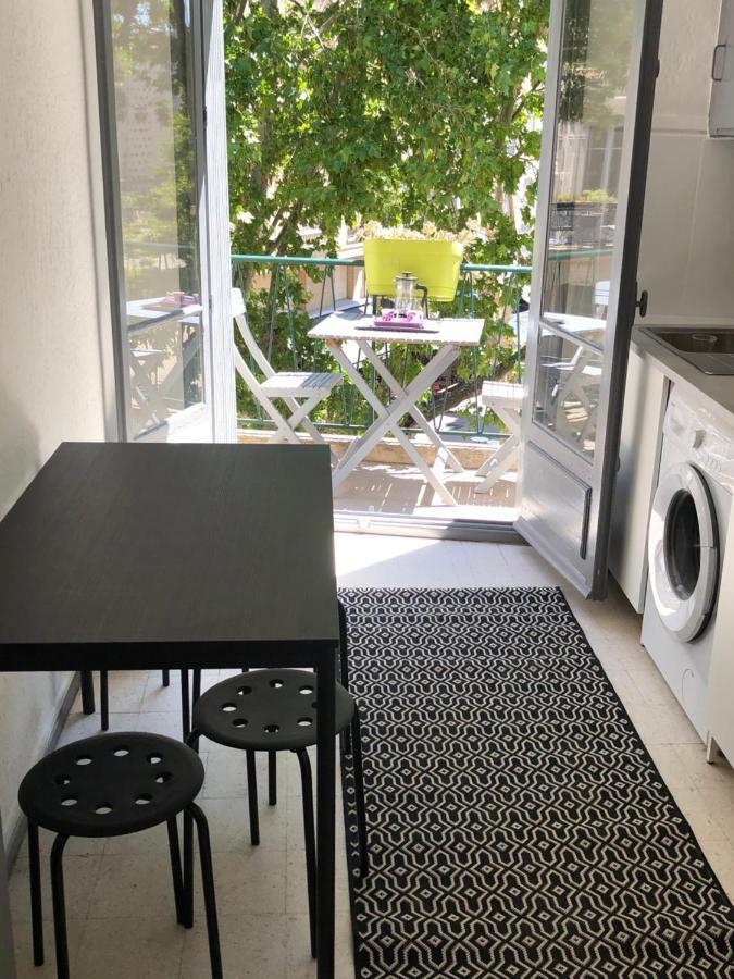 Appartement De Charme Avignon Centre Historique Terrasse Et Balcon Place Pie المظهر الخارجي الصورة