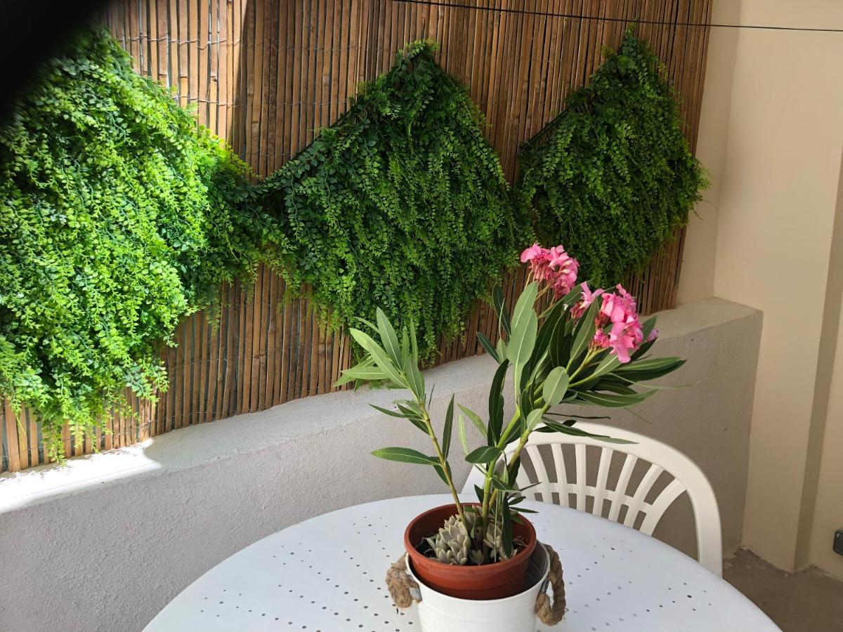 Appartement De Charme Avignon Centre Historique Terrasse Et Balcon Place Pie المظهر الخارجي الصورة